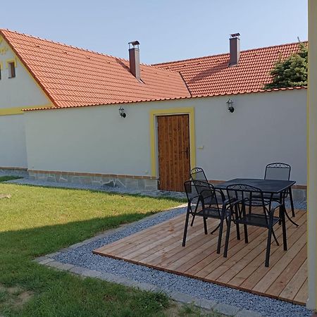 Apartman Na Statku Jílovice Εξωτερικό φωτογραφία