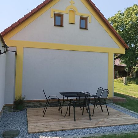 Apartman Na Statku Jílovice Εξωτερικό φωτογραφία
