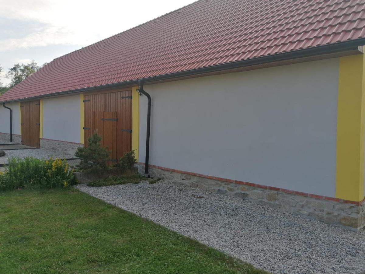 Apartman Na Statku Jílovice Εξωτερικό φωτογραφία