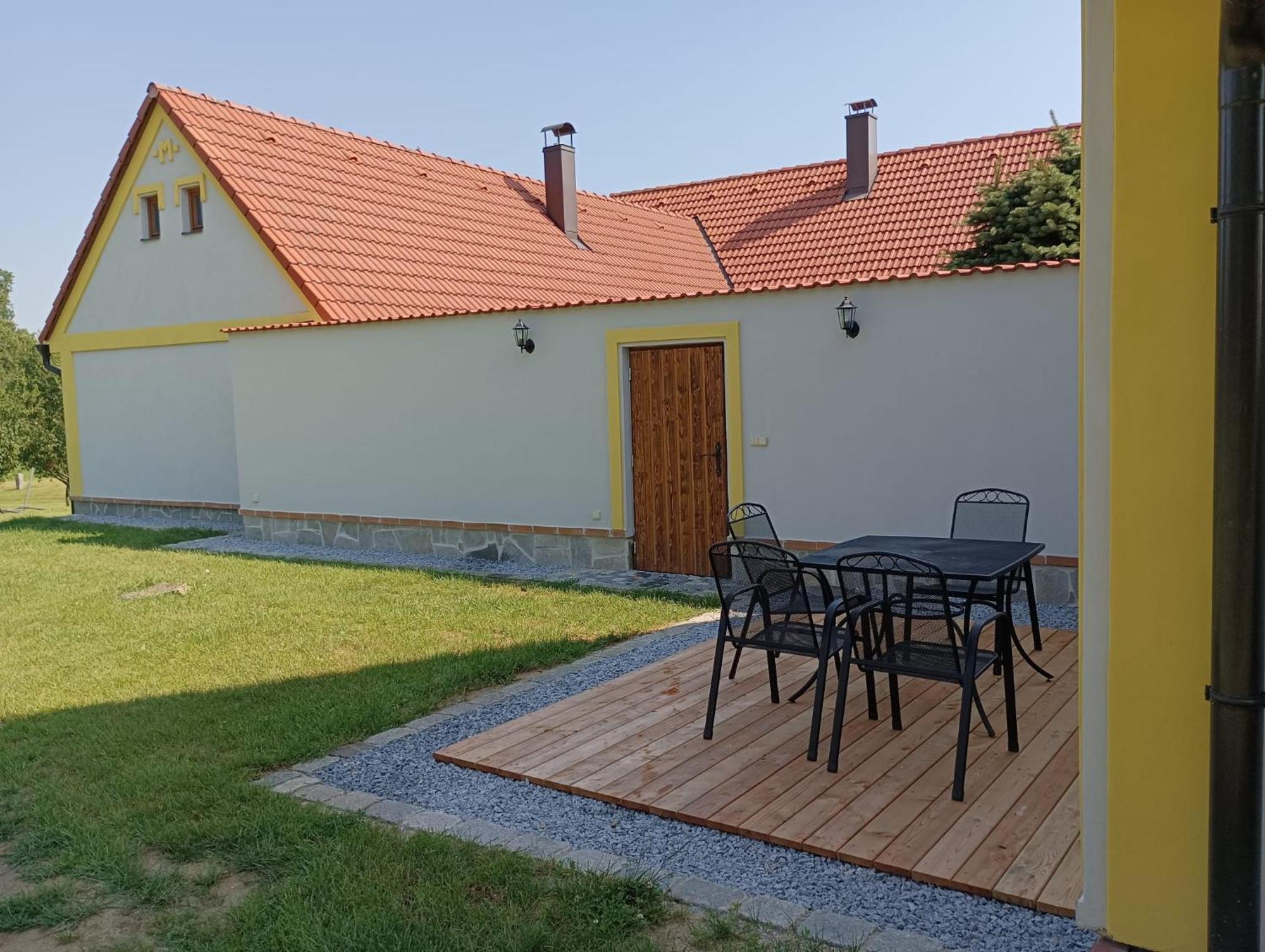 Apartman Na Statku Jílovice Εξωτερικό φωτογραφία
